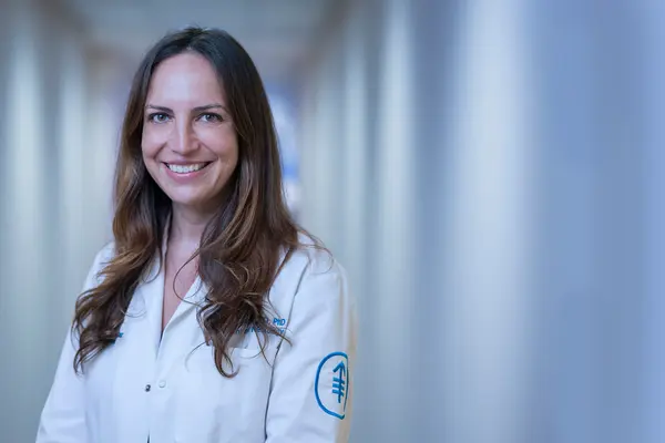 Gastroenterologist Dr. Robin Mendelsohn is Co-Director of MSK’s Center for Young Onset Colorectal and Gastrointestinal Cancer.